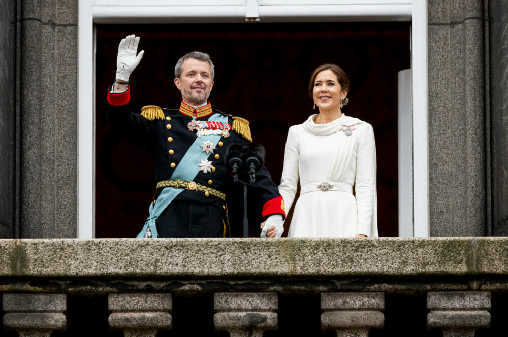 Sărutul regilor danezi, în lumina criticilor. Zvonurile de infidelitate din familie umbresc relația regelui Frederik | FOTO - Imaginea 28