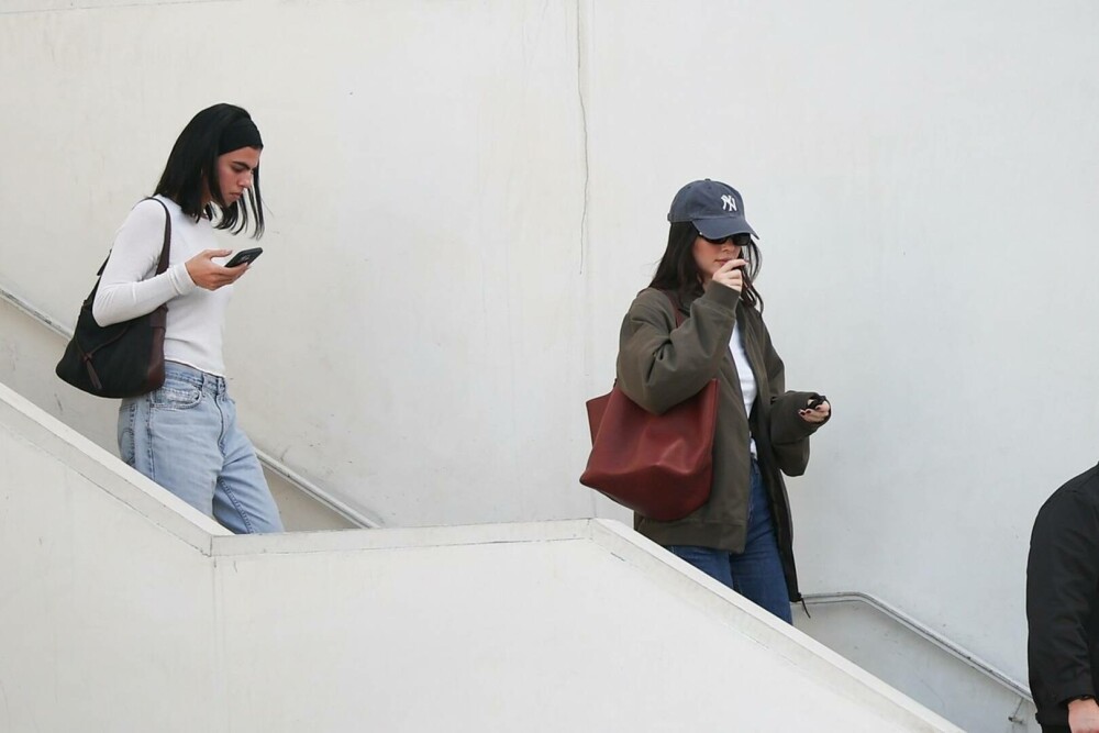 Kendall Jenner, surprinsă de paparazzi în Los Angeles. Cum a fost pozată în timp ce mergea la cumpărături. GALERIE FOTO - Imaginea 3