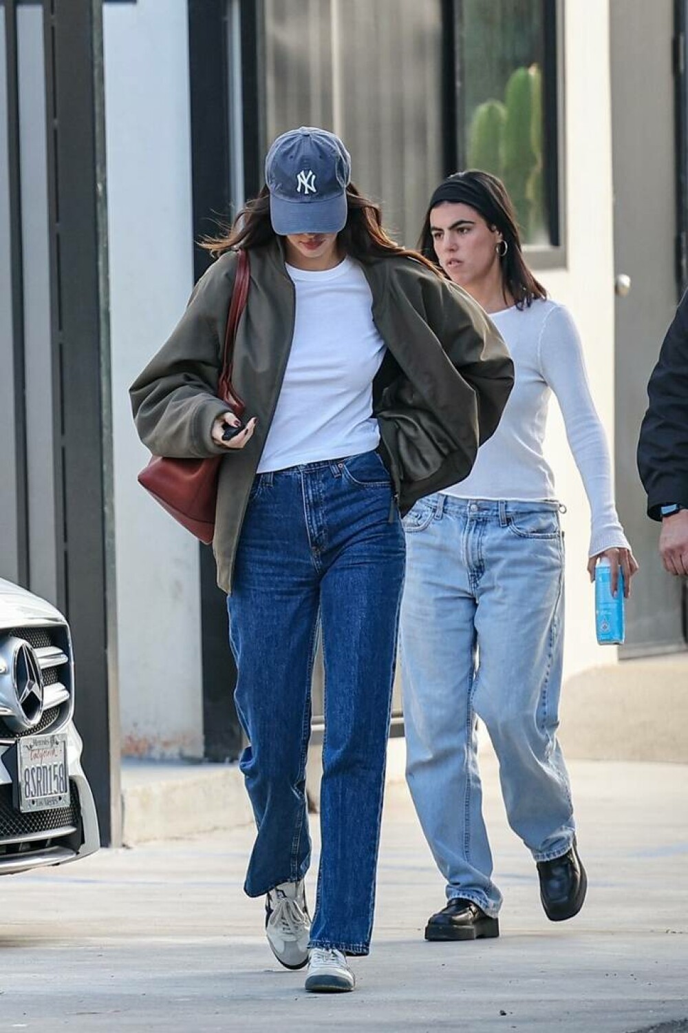 Kendall Jenner, surprinsă de paparazzi în Los Angeles. Cum a fost pozată în timp ce mergea la cumpărături. GALERIE FOTO - Imaginea 7