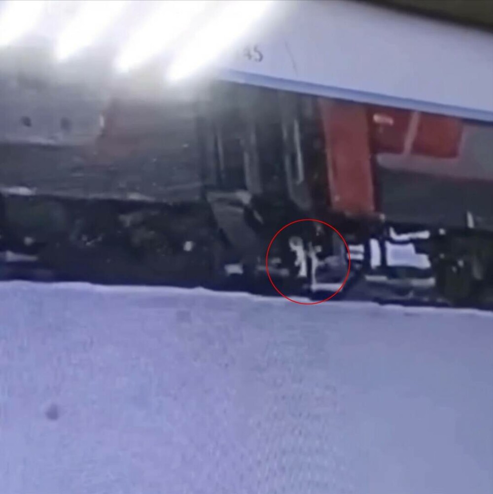 Caz revoltător într-un tren din Rusia. Un conductor a aruncat o pisică dintr-o locomotivă, la -30 de grade. FOTO + VIDEO - Imaginea 3