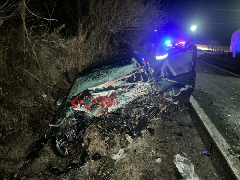 Un tânăr de 23 de ani a murit în apropiere de Horezu, într-un accident. Coliziunea s-a produs între mașina sa și un TIR - Imaginea 1