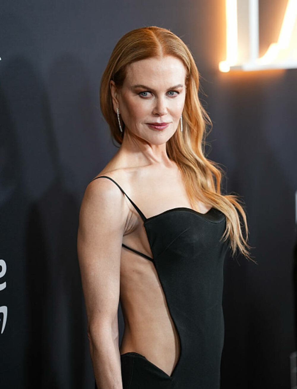 Nicole Kidman, răvășitoare la premiera noului ei serial. Actrița de 56 de ani a purtat o rochie cu spatele complet gol. FOTO - Imaginea 11