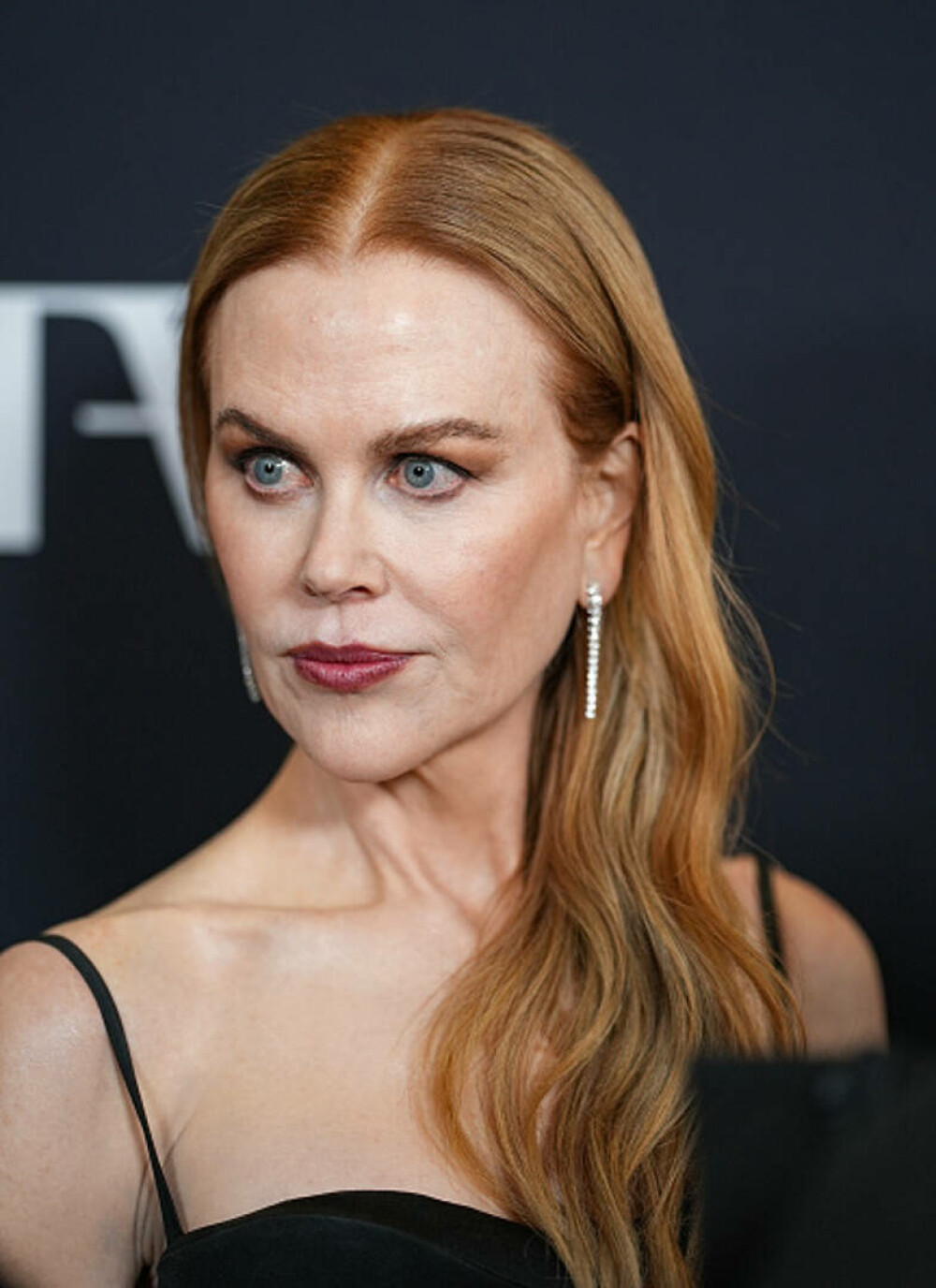 Nicole Kidman, răvășitoare la premiera noului ei serial. Actrița de 56 de ani a purtat o rochie cu spatele complet gol. FOTO - Imaginea 12