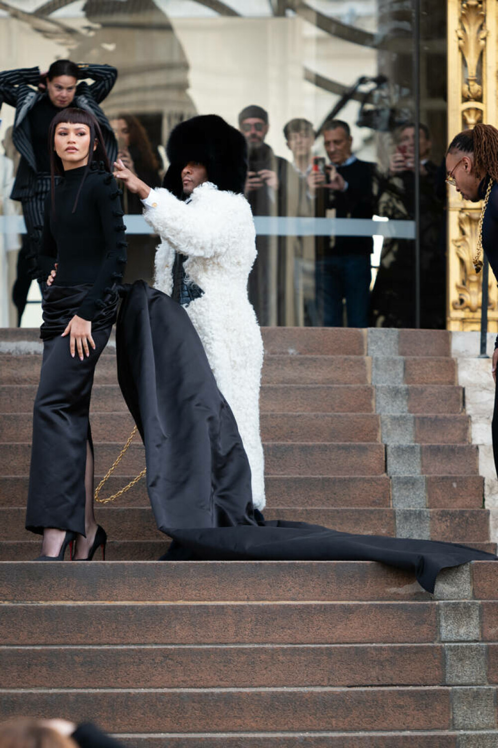 Rihanna, J-Lo şi Zendaya, printre vedetele prezente la Săptămâna Haute Couture de la Paris. Ce ținute au ales | GALERIE FOTO - Imaginea 11