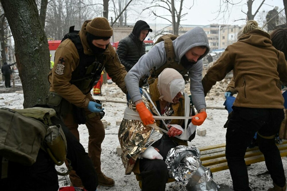 Atac nemilos al Rusiei asupra orașelor Kiev și Harkov. Blocurile locuite, vizate cu rachete: 4 morți și 60 de răniți - Imaginea 4
