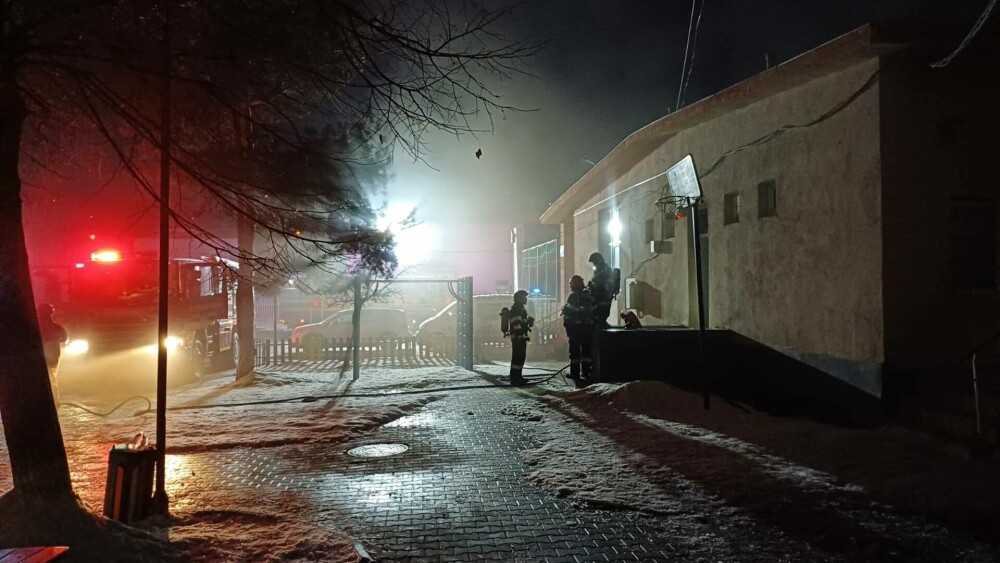 Incendiu la cantina unei școli din Iași. Nu există victime - Imaginea 2