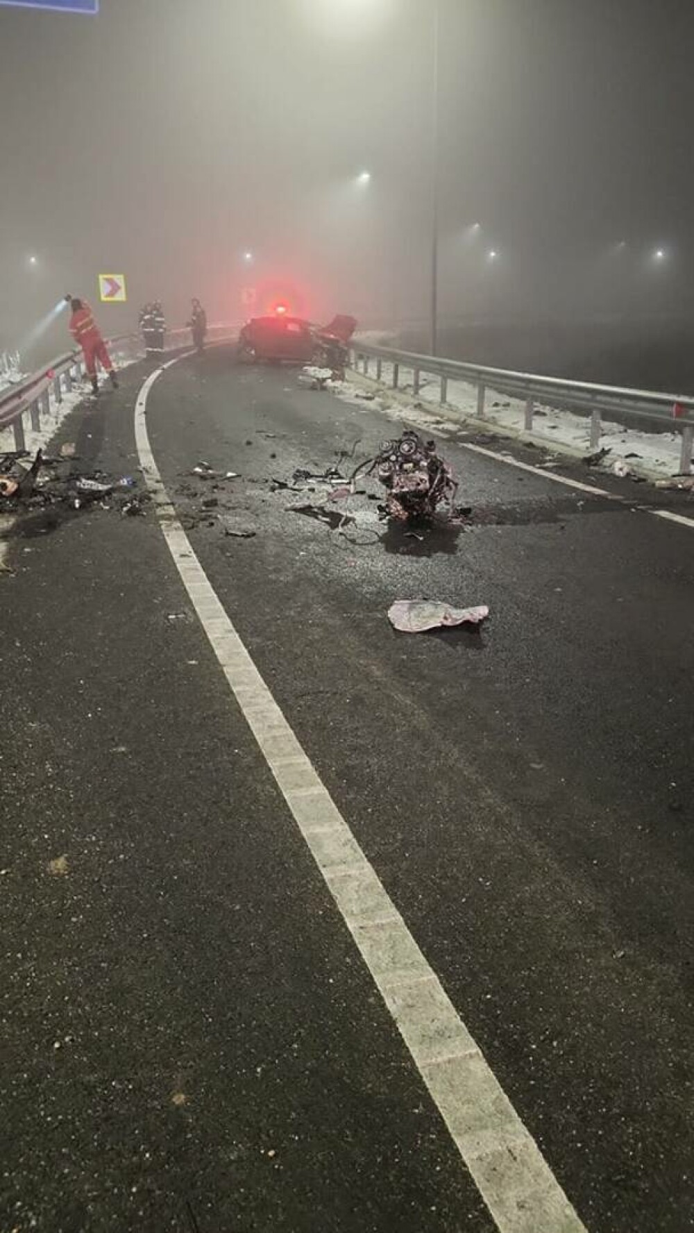 Un șofer începător și-a făcut praf mașina pe Drumul Expres Craiova-Piteşti. Acul vitezometrului s-a oprit la 183 de km/h - Imaginea 3