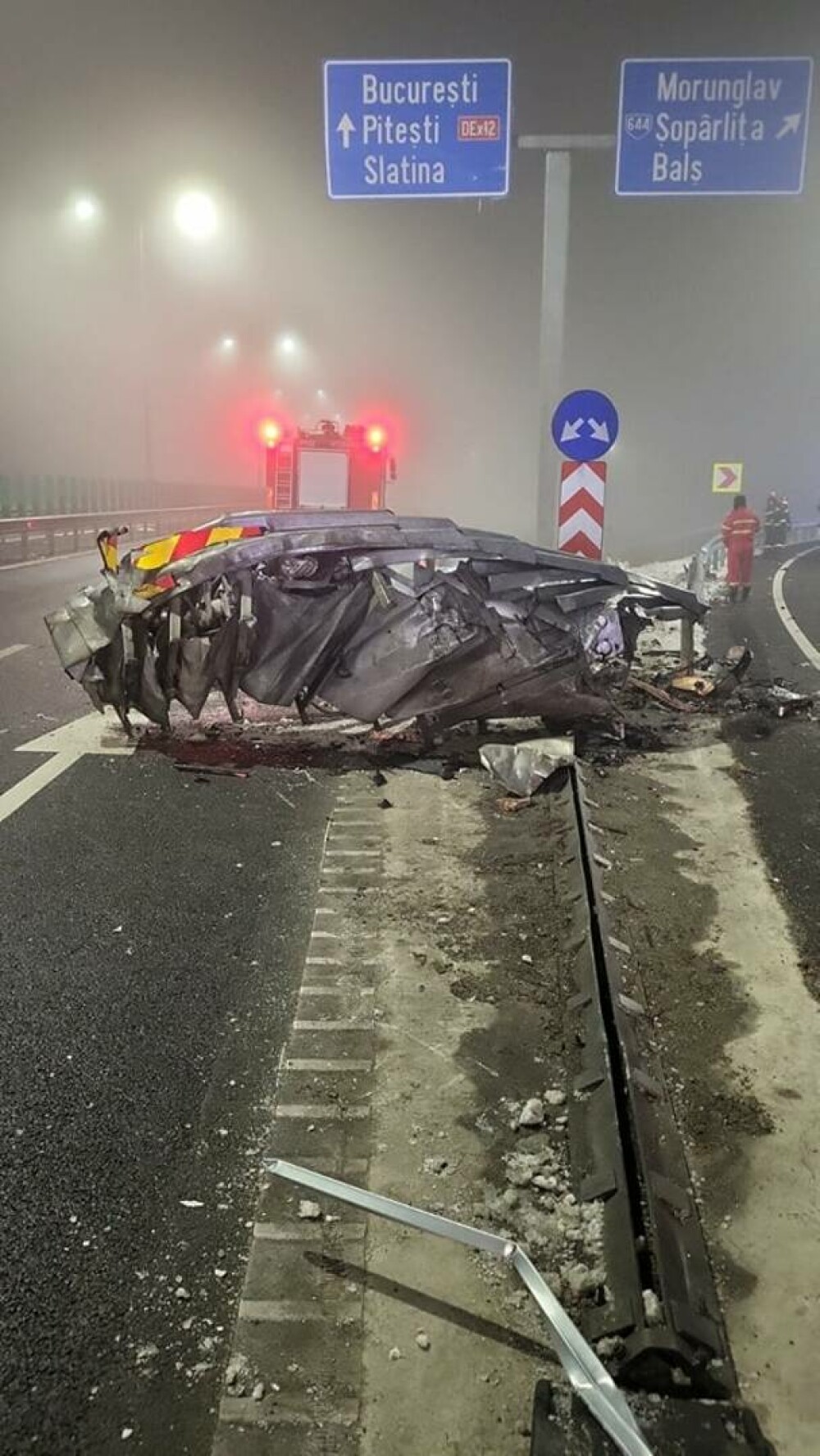 Un șofer începător și-a făcut praf mașina pe Drumul Expres Craiova-Piteşti. Acul vitezometrului s-a oprit la 183 de km/h - Imaginea 4