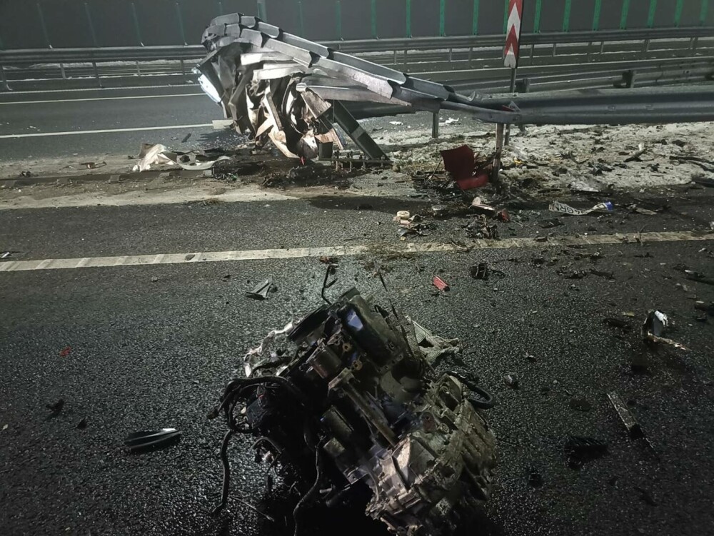 Un șofer începător și-a făcut praf mașina pe Drumul Expres Craiova-Piteşti. Acul vitezometrului s-a oprit la 183 de km/h - Imaginea 6