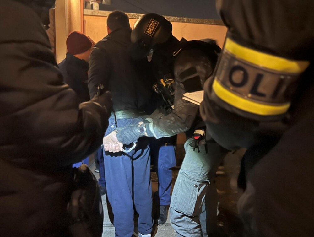 O organizație suspectată că voia să dea o lovitură de stat în Ungaria, destructurată. Opt persoane au fost reţinute - Imaginea 2