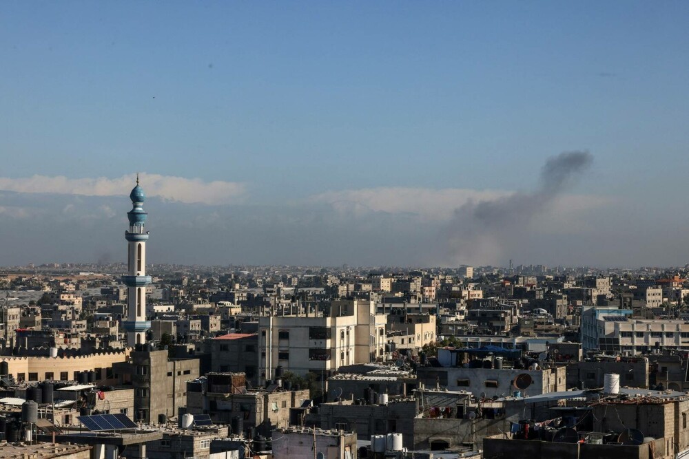 Imaginile dezastrului din Fâșia Gaza. Peisajul apocaliptic lăsat în urma bombardamentelor israeliene | GALERIE FOTO - Imaginea 12