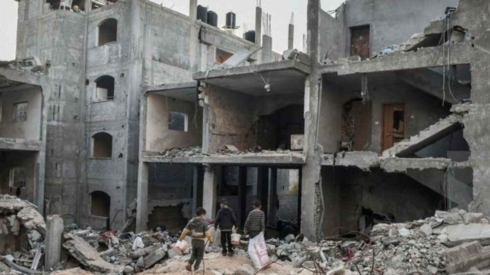 Imaginile dezastrului din Fâșia Gaza. Peisajul apocaliptic lăsat în urma bombardamentelor israeliene | GALERIE FOTO - Imaginea 26