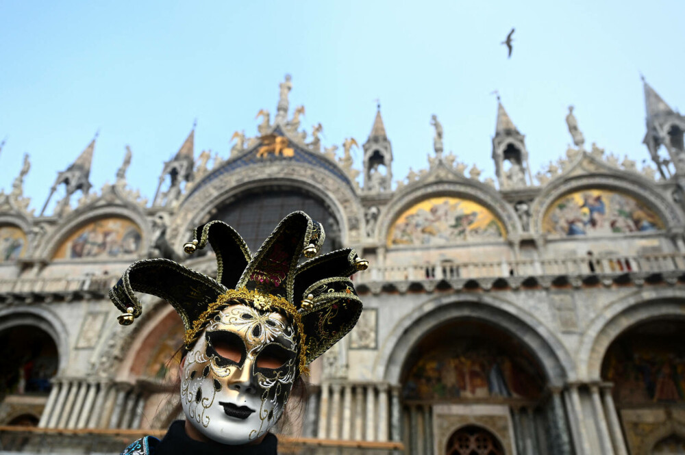 Petrecăreţii din Veneţia se bucură de ultimul carnaval înainte de taxa impusă turiştilor de o zi. FOTO + VIDEO - Imaginea 7