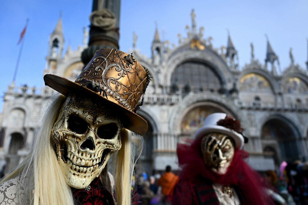 Petrecăreţii din Veneţia se bucură de ultimul carnaval înainte de taxa impusă turiştilor de o zi. FOTO + VIDEO - Imaginea 10