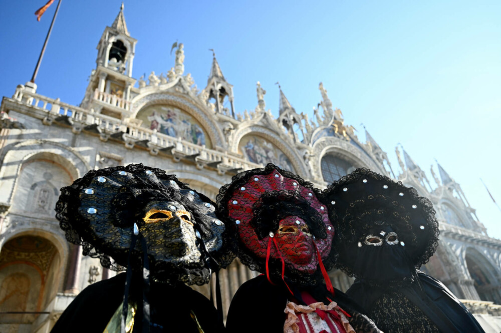 Petrecăreţii din Veneţia se bucură de ultimul carnaval înainte de taxa impusă turiştilor de o zi. FOTO + VIDEO - Imaginea 11