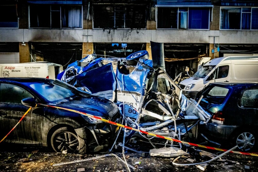 „Este un mare dezastru”. Doi răniţi şi trei dispăruţi în Olanda, în urma exploziei unei maşini într-un garaj subteran | FOTO - Imaginea 5