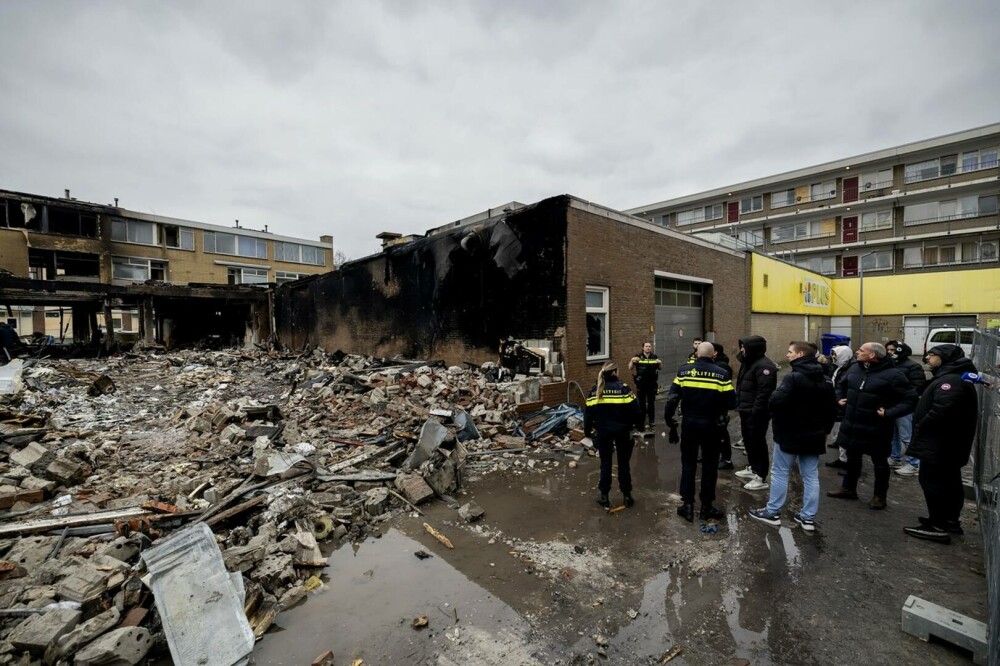 „Este un mare dezastru”. Doi răniţi şi trei dispăruţi în Olanda, în urma exploziei unei maşini într-un garaj subteran | FOTO - Imaginea 10