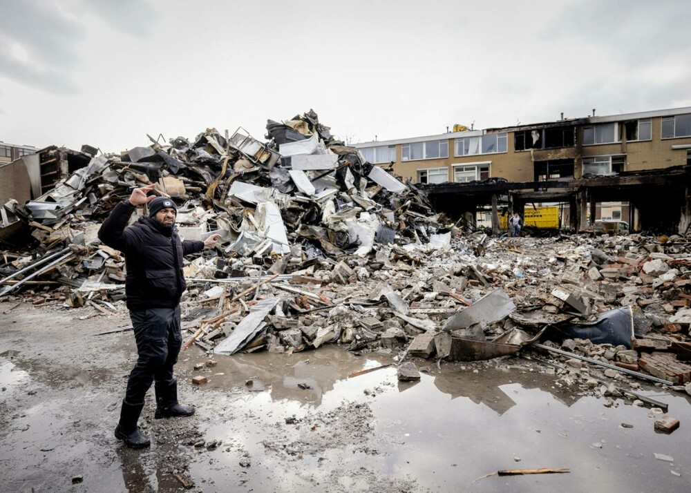 „Este un mare dezastru”. Doi răniţi şi trei dispăruţi în Olanda, în urma exploziei unei maşini într-un garaj subteran | FOTO - Imaginea 11