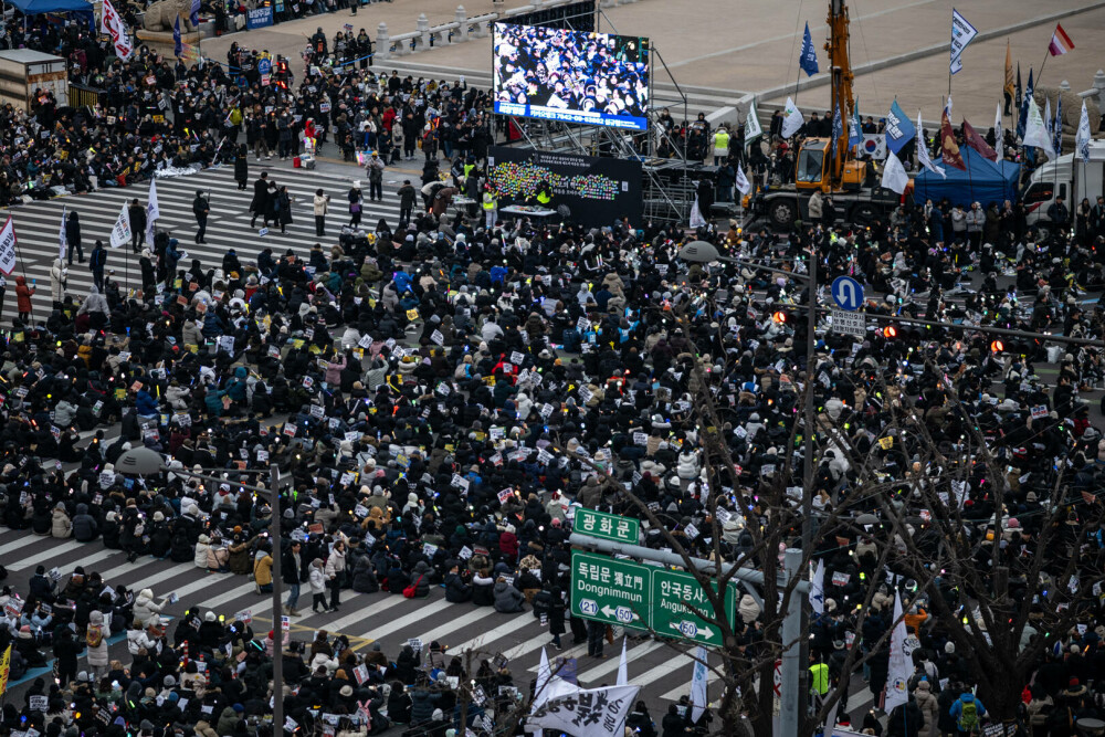 Noi manifestaţii pro şi contra arestării preşedintelui demis sud-coreen Yoon Suk Yeol. FOTO - Imaginea 2