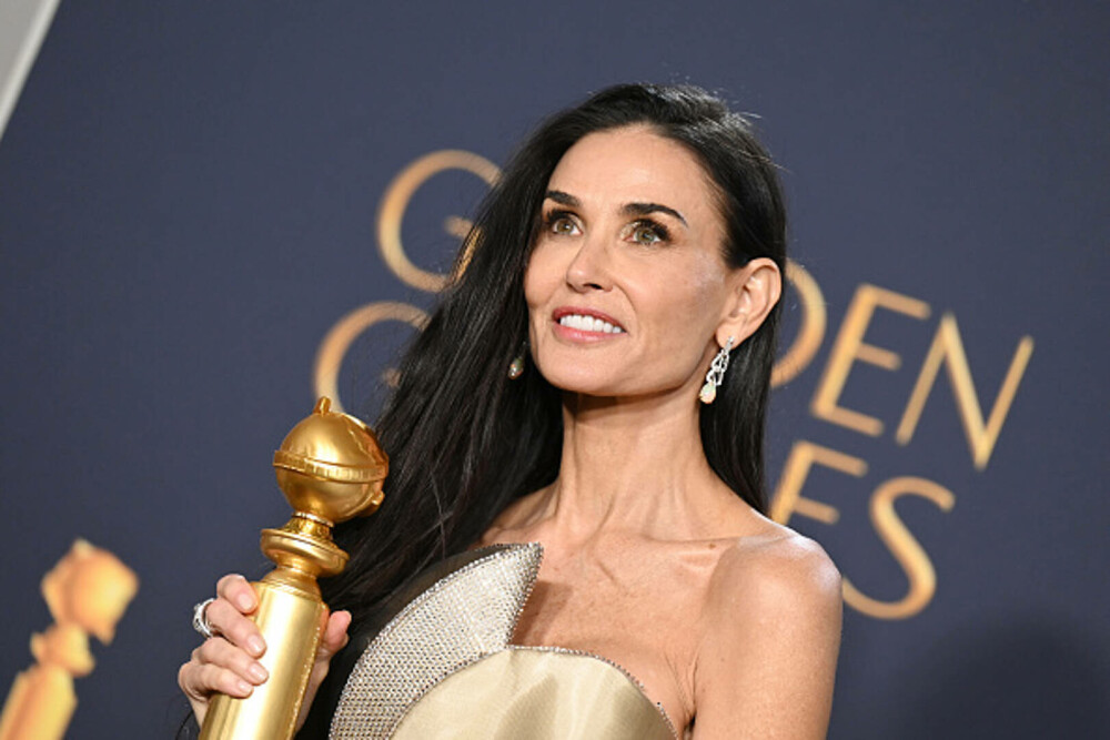 Demi Moore a câștigat primul Glob de Aur, pentru rolul din „The Substance”. Apariție spectaculoasă pe covorul roșu. FOTO - Imaginea 4