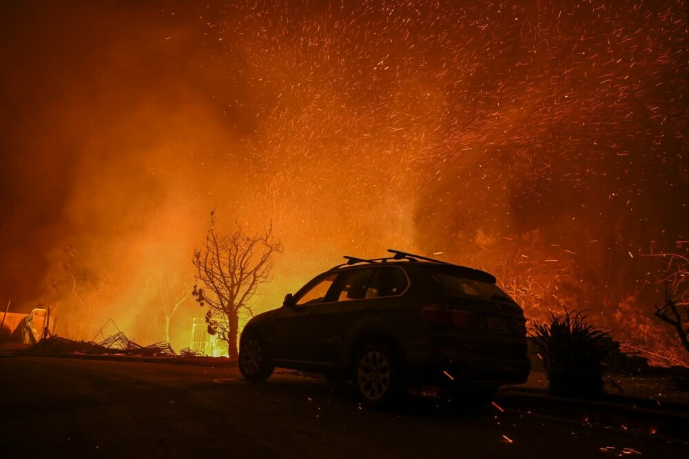 Imagini surprinse din satelit arată efectul devastator al incendiilor din jurul Los Angeles. Haos în zonele rezidențiale - Imaginea 11