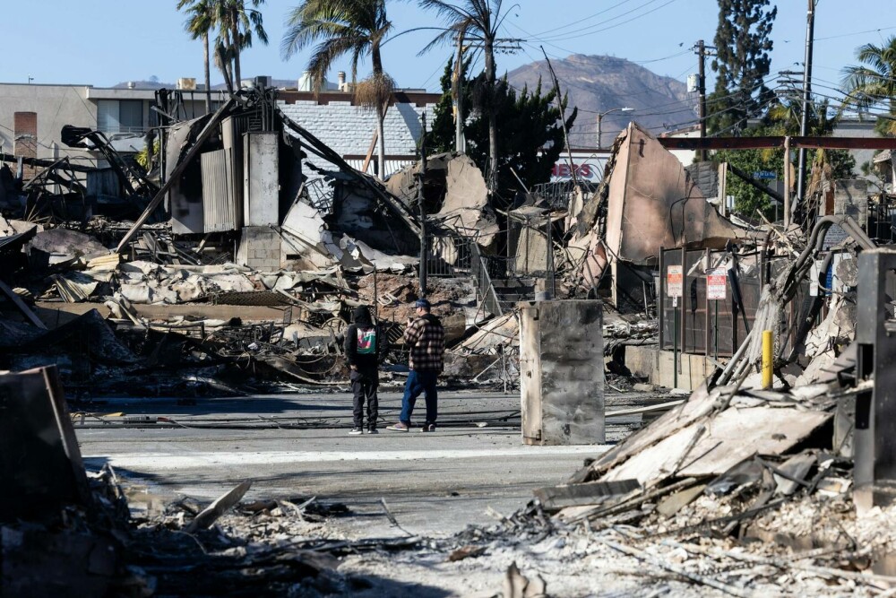 Cod roșu de vânt în California. Prognoza pentru următoarele zile este alarmantă, incendiile riscă să se intensifice - Imaginea 4