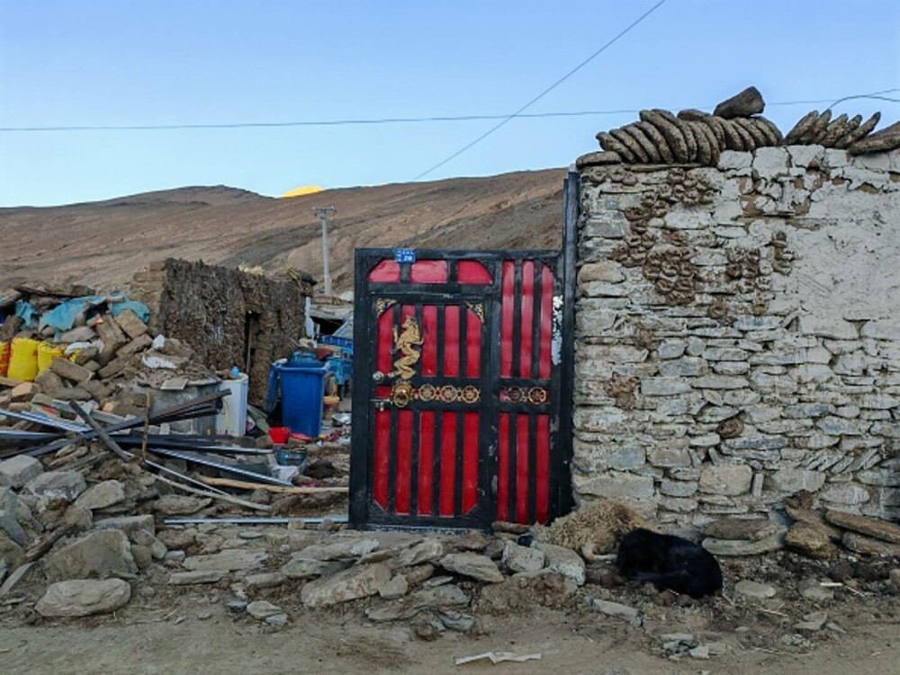 China raportează probleme la cinci baraje din Tibet după cutremurul cu magnitudinea 6,8. GALERIE FOTO - Imaginea 12