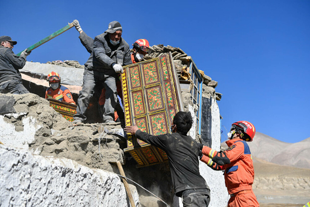 China raportează probleme la cinci baraje din Tibet după cutremurul cu magnitudinea 6,8. GALERIE FOTO - Imaginea 1