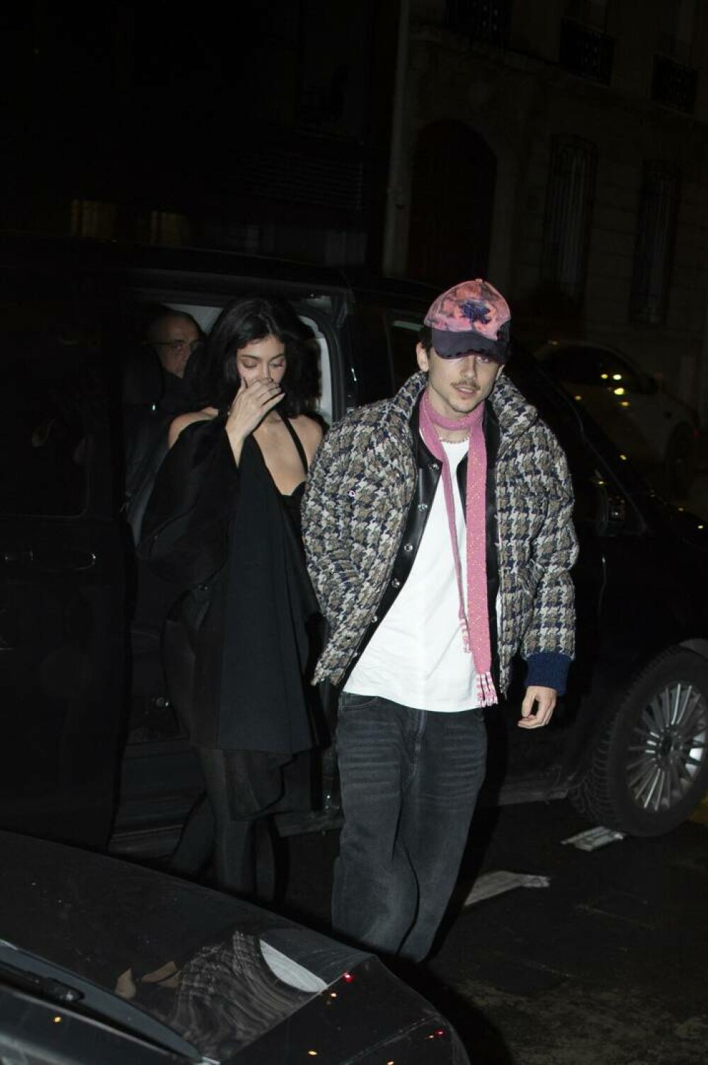 Timothee Chalamet și Kylie Jenner, apariție rară împreună. Ținuta actorului a devenit virală pe rețelele sociale. FOTO - Imaginea 3