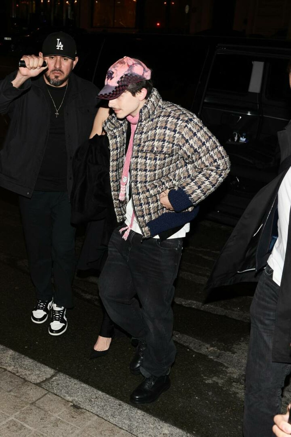 Timothee Chalamet și Kylie Jenner, apariție rară împreună. Ținuta actorului a devenit virală pe rețelele sociale. FOTO - Imaginea 8