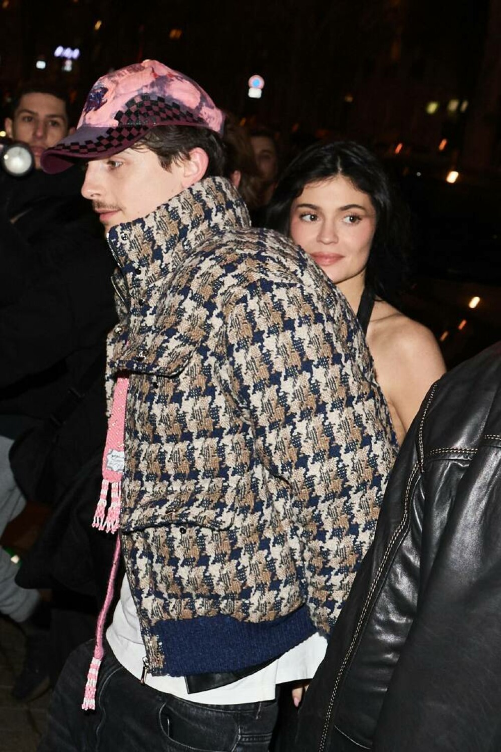 Timothee Chalamet și Kylie Jenner, apariție rară împreună. Ținuta actorului a devenit virală pe rețelele sociale. FOTO - Imaginea 9