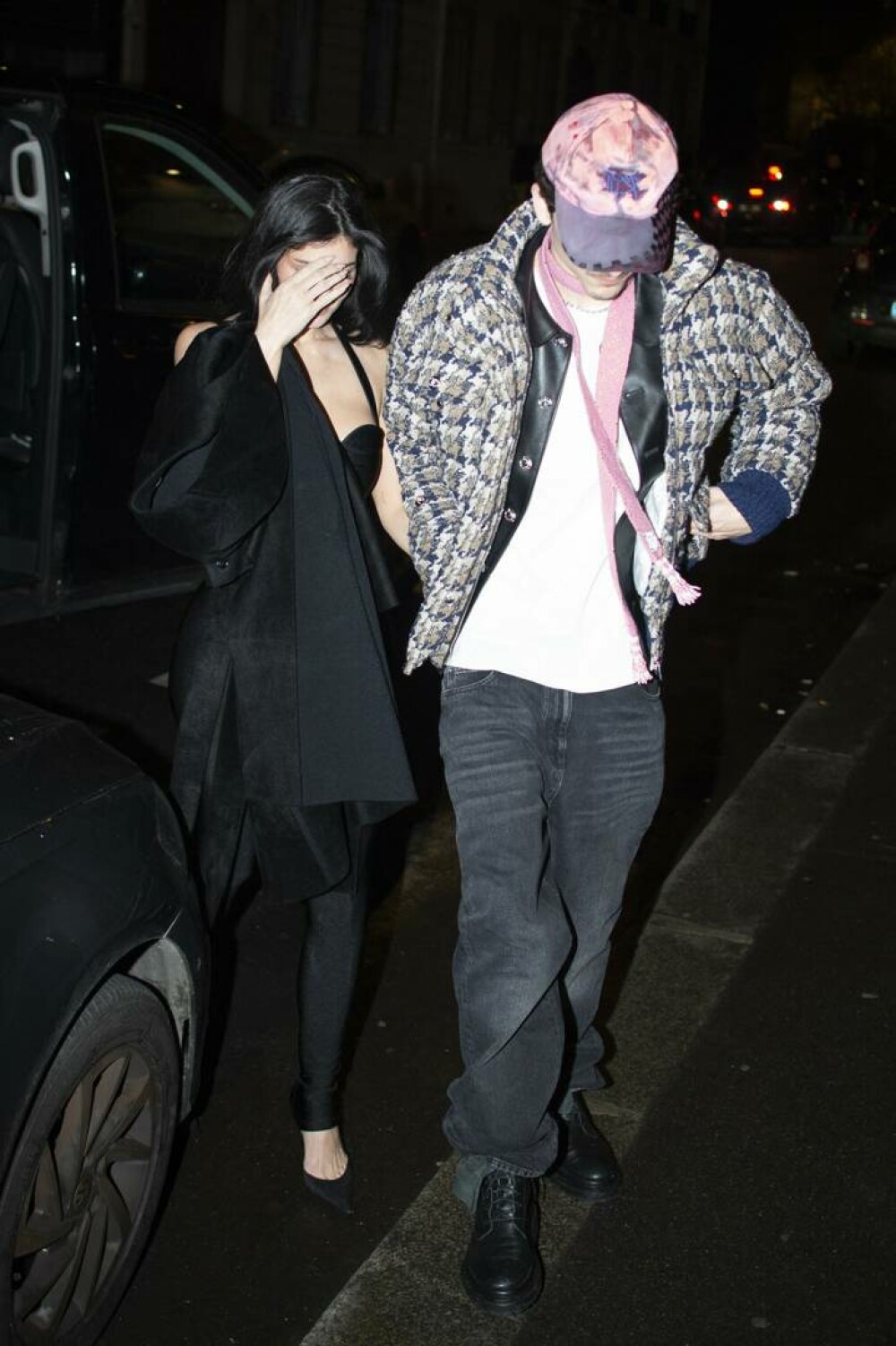 Timothee Chalamet și Kylie Jenner, apariție rară împreună. Ținuta actorului a devenit virală pe rețelele sociale. FOTO - Imaginea 10