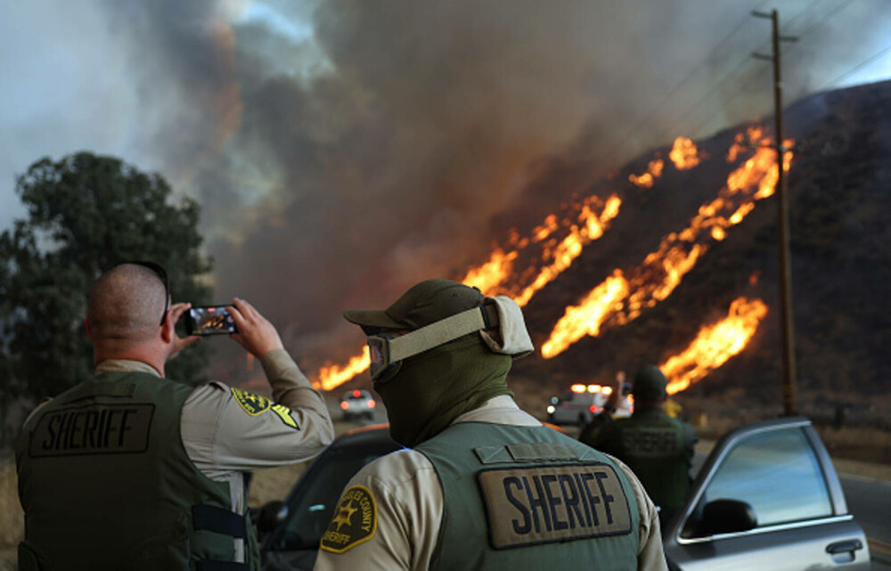 Noile incendii din Los Angeles pârjolesc la fiecare 2-3 secunde o suprafață de dimensiunea unui teren de fotbal. VIDEO - Imaginea 13