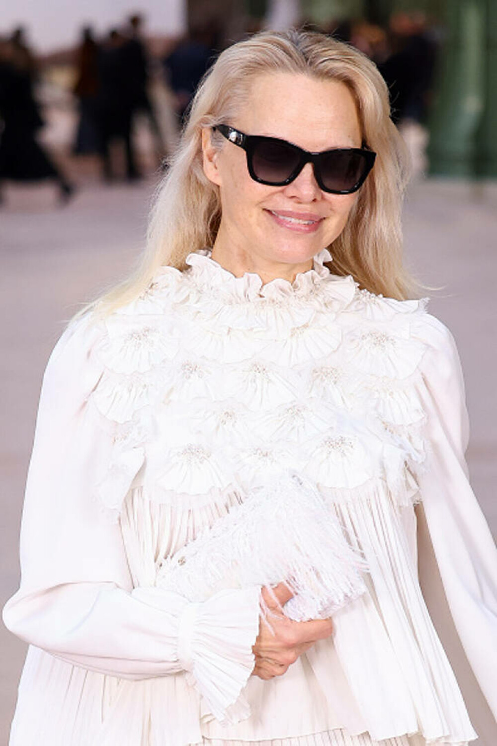 Pamela Anderson, apariție spectaculoasă la Paris Fashion Week. Actrița promovează frumusețea naturală. GALERIE FOTO - Imaginea 14