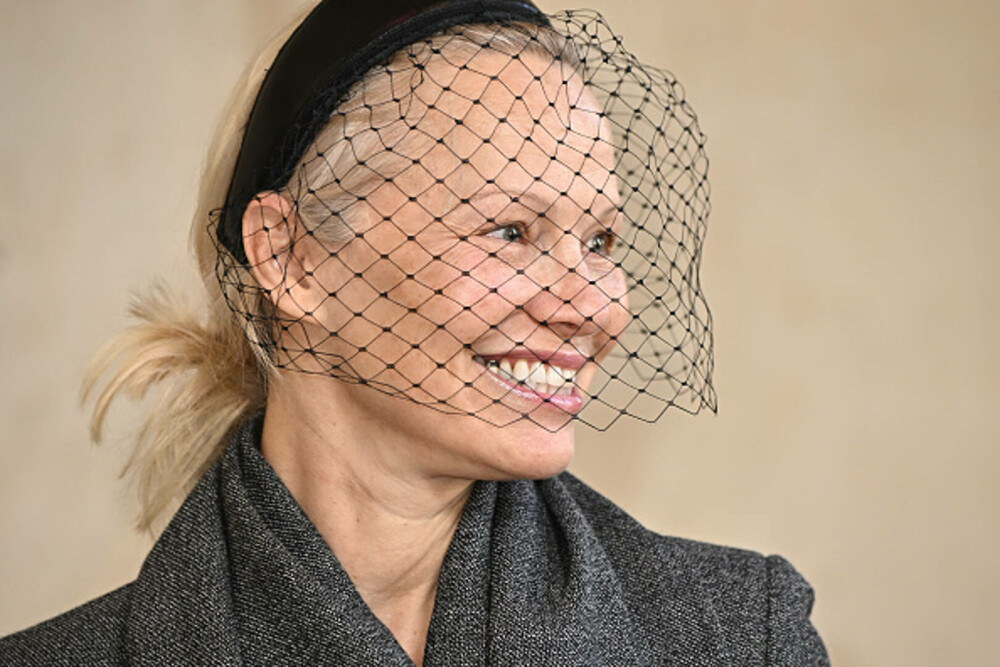 Pamela Anderson, apariție spectaculoasă la Paris Fashion Week. Actrița promovează frumusețea naturală. GALERIE FOTO - Imaginea 24