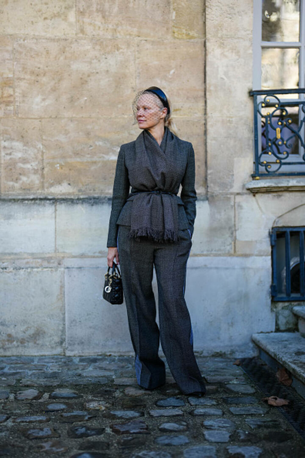 Pamela Anderson, apariție spectaculoasă la Paris Fashion Week. Actrița promovează frumusețea naturală. GALERIE FOTO - Imaginea 28