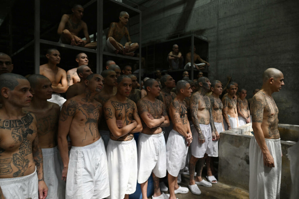 Imagini din închisoarea în care intri și nu mai știe nimeni de tine. Un deținut execută o pedeapsă de 1.500 de ani. FOTO - Imaginea 1