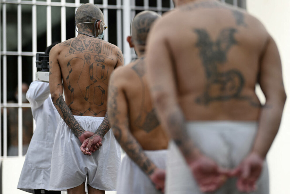 Imagini din închisoarea în care intri și nu mai știe nimeni de tine. Un deținut execută o pedeapsă de 1.500 de ani. FOTO - Imaginea 5
