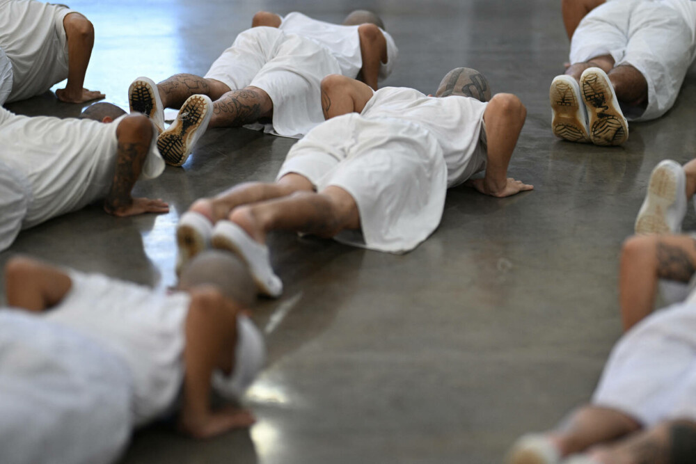 Imagini din închisoarea în care intri și nu mai știe nimeni de tine. Un deținut execută o pedeapsă de 1.500 de ani. FOTO - Imaginea 6
