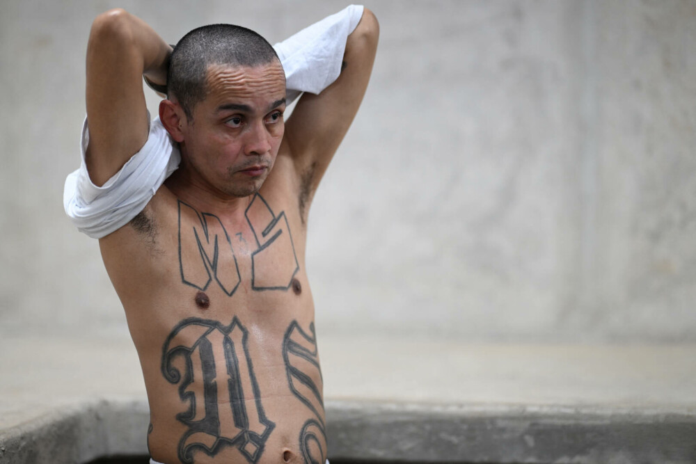 Imagini din închisoarea în care intri și nu mai știe nimeni de tine. Un deținut execută o pedeapsă de 1.500 de ani. FOTO - Imaginea 13