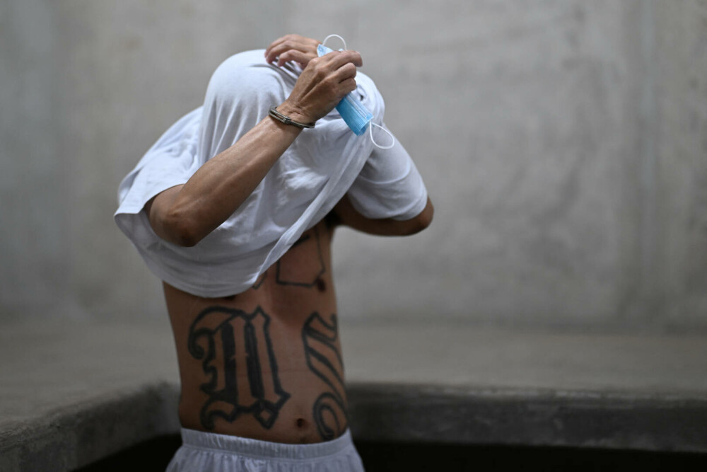 Imagini din închisoarea în care intri și nu mai știe nimeni de tine. Un deținut execută o pedeapsă de 1.500 de ani. FOTO - Imaginea 14