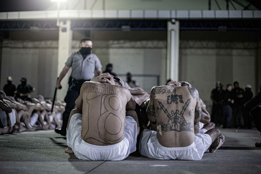 Imagini din închisoarea în care intri și nu mai știe nimeni de tine. Un deținut execută o pedeapsă de 1.500 de ani. FOTO - Imaginea 18