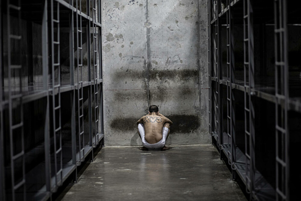 Imagini din închisoarea în care intri și nu mai știe nimeni de tine. Un deținut execută o pedeapsă de 1.500 de ani. FOTO - Imaginea 20