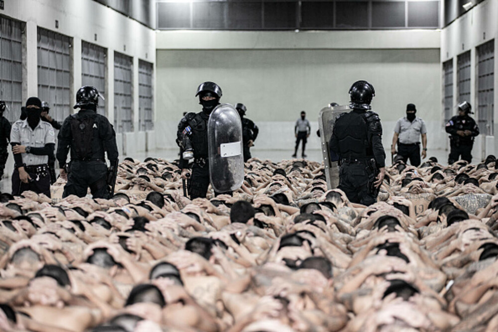 Imagini din închisoarea în care intri și nu mai știe nimeni de tine. Un deținut execută o pedeapsă de 1.500 de ani. FOTO - Imaginea 22