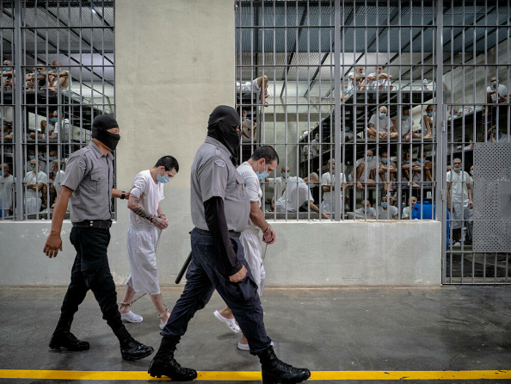 Imagini din închisoarea în care intri și nu mai știe nimeni de tine. Un deținut execută o pedeapsă de 1.500 de ani. FOTO - Imaginea 26