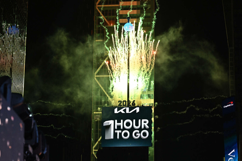 Times Square a strălucit de Anul Nou. Imagini inedite direct din mijlocul festivităților | GALERIE FOTO - Imaginea 22