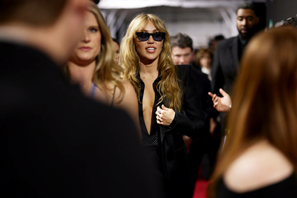 Miley Cyrus și mama ei au strălucit la Festivalul de Film de la Palm Springs. Cele două seamănă izbitor. GALERIE FOTO - Imaginea 4