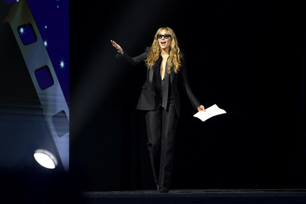 Miley Cyrus și mama ei au strălucit la Festivalul de Film de la Palm Springs. Cele două seamănă izbitor. GALERIE FOTO - Imaginea 9