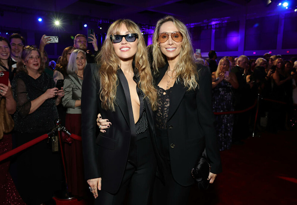 Miley Cyrus și mama ei au strălucit la Festivalul de Film de la Palm Springs. Cele două seamănă izbitor. GALERIE FOTO - Imaginea 13