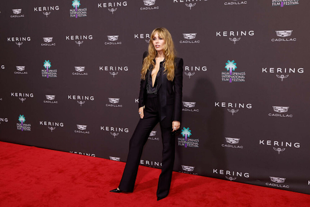 Miley Cyrus și mama ei au strălucit la Festivalul de Film de la Palm Springs. Cele două seamănă izbitor. GALERIE FOTO - Imaginea 29